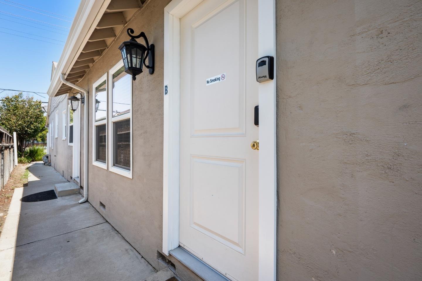 Detail Gallery Image 13 of 37 For 228 E Julian St, San Jose,  CA 95112 - 6 Beds | 4 Baths