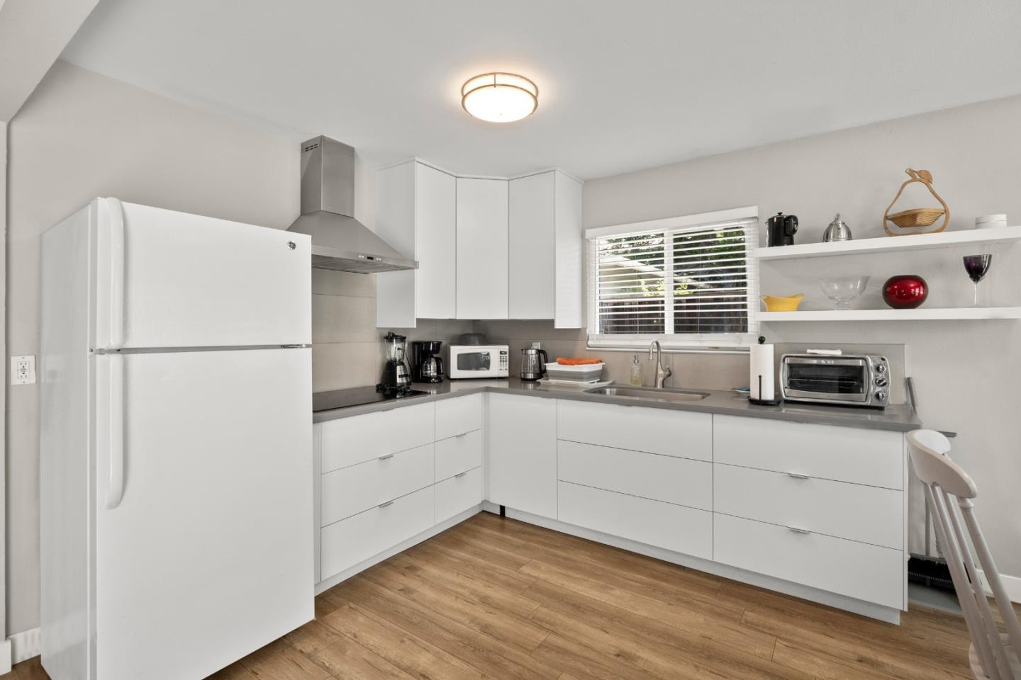 Detail Gallery Image 17 of 37 For 228 E Julian St, San Jose,  CA 95112 - 6 Beds | 4 Baths