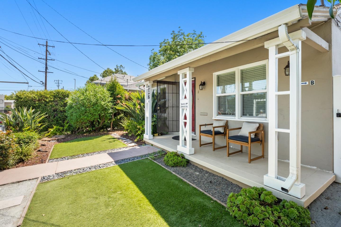 Detail Gallery Image 2 of 37 For 228 E Julian St, San Jose,  CA 95112 - 6 Beds | 4 Baths