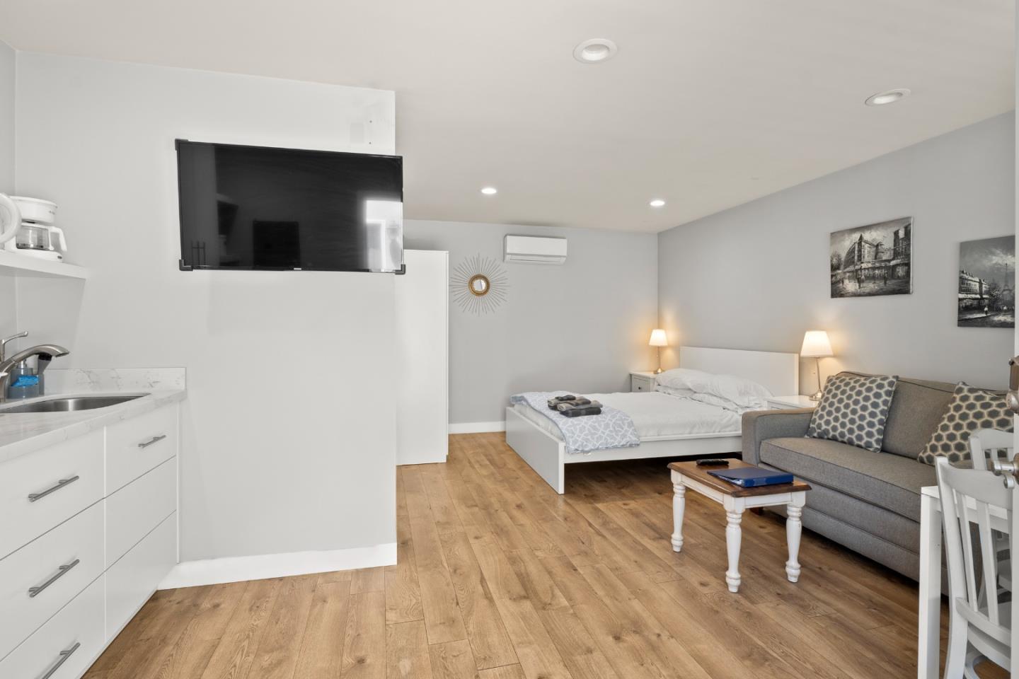 Detail Gallery Image 24 of 37 For 228 E Julian St, San Jose,  CA 95112 - 6 Beds | 4 Baths