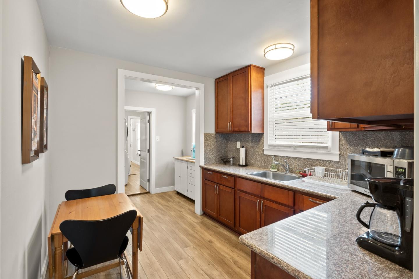 Detail Gallery Image 6 of 37 For 228 E Julian St, San Jose,  CA 95112 - 6 Beds | 4 Baths