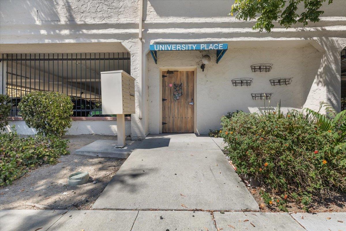 Detail Gallery Image 2 of 30 For 384 S 11th St, San Jose,  CA 95112 - 2 Beds | 2/1 Baths