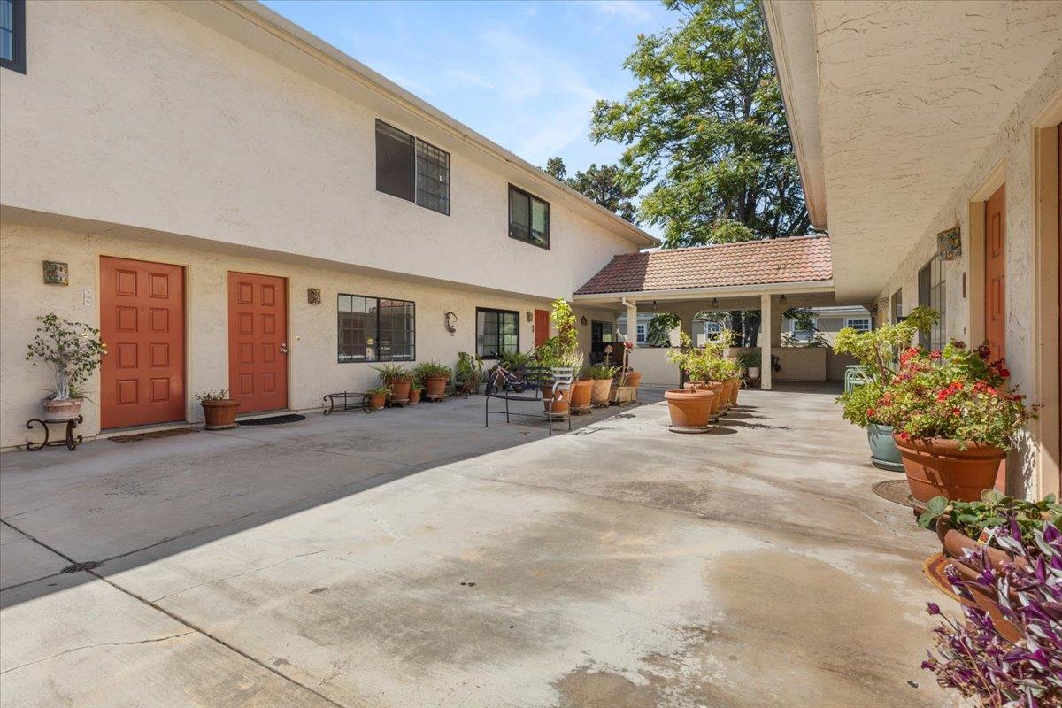 Detail Gallery Image 3 of 30 For 384 S 11th St, San Jose,  CA 95112 - 2 Beds | 2/1 Baths