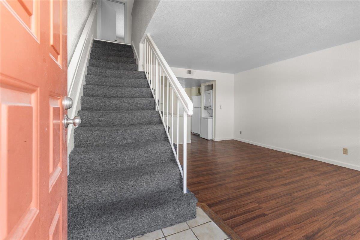 Detail Gallery Image 5 of 30 For 384 S 11th St, San Jose,  CA 95112 - 2 Beds | 2/1 Baths