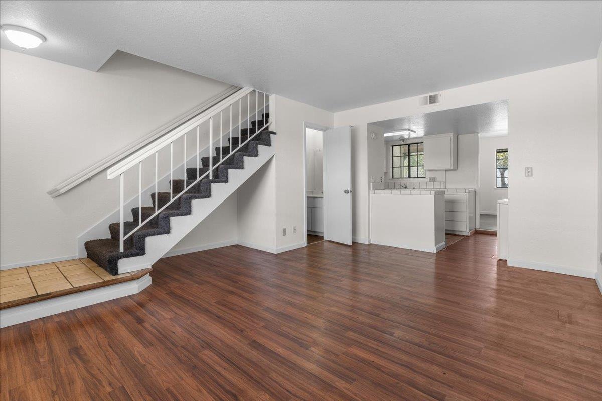 Detail Gallery Image 7 of 30 For 384 S 11th St, San Jose,  CA 95112 - 2 Beds | 2/1 Baths