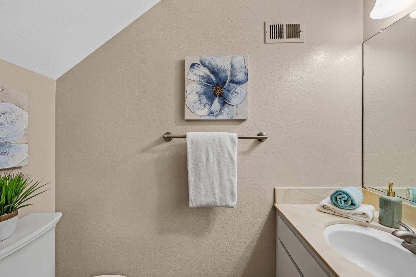 Detail Gallery Image 13 of 47 For 38652 Aurora Ter, Fremont,  CA 94536 - 2 Beds | 1/1 Baths