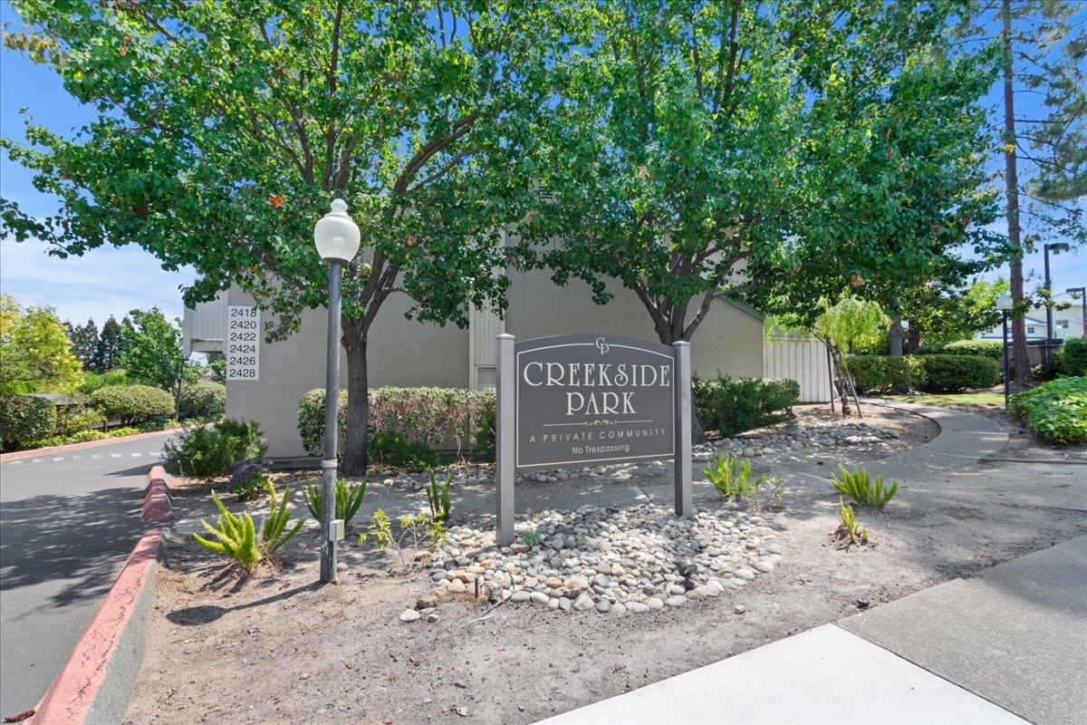 Detail Gallery Image 2 of 32 For 2420 Pleasant Hill Rd #4,  Pleasant Hill,  CA 94523 - 3 Beds | 1/1 Baths