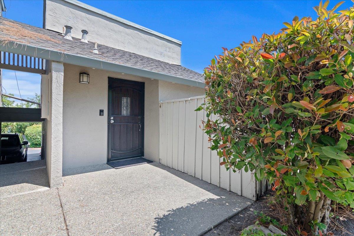Detail Gallery Image 5 of 32 For 2420 Pleasant Hill Rd #4,  Pleasant Hill,  CA 94523 - 3 Beds | 1/1 Baths