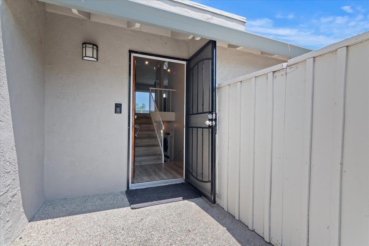 Detail Gallery Image 6 of 32 For 2420 Pleasant Hill Rd #4,  Pleasant Hill,  CA 94523 - 3 Beds | 1/1 Baths