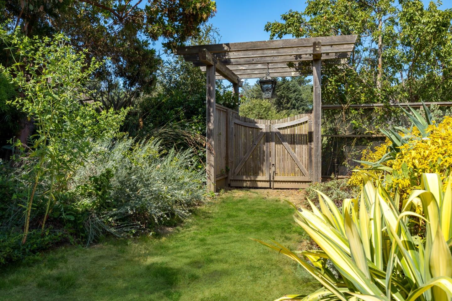 Detail Gallery Image 64 of 92 For 3625 N Main St, Soquel,  CA 95073 - 4 Beds | 4 Baths