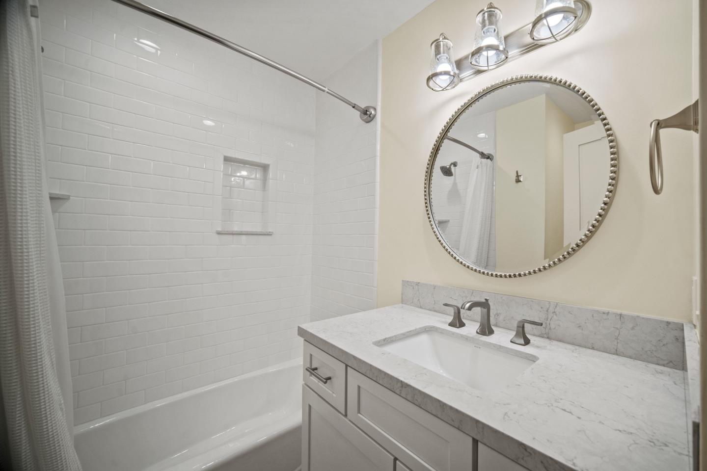 Detail Gallery Image 11 of 34 For 3380 San Luis Ave, Carmel,  CA 93923 - 3 Beds | 3 Baths