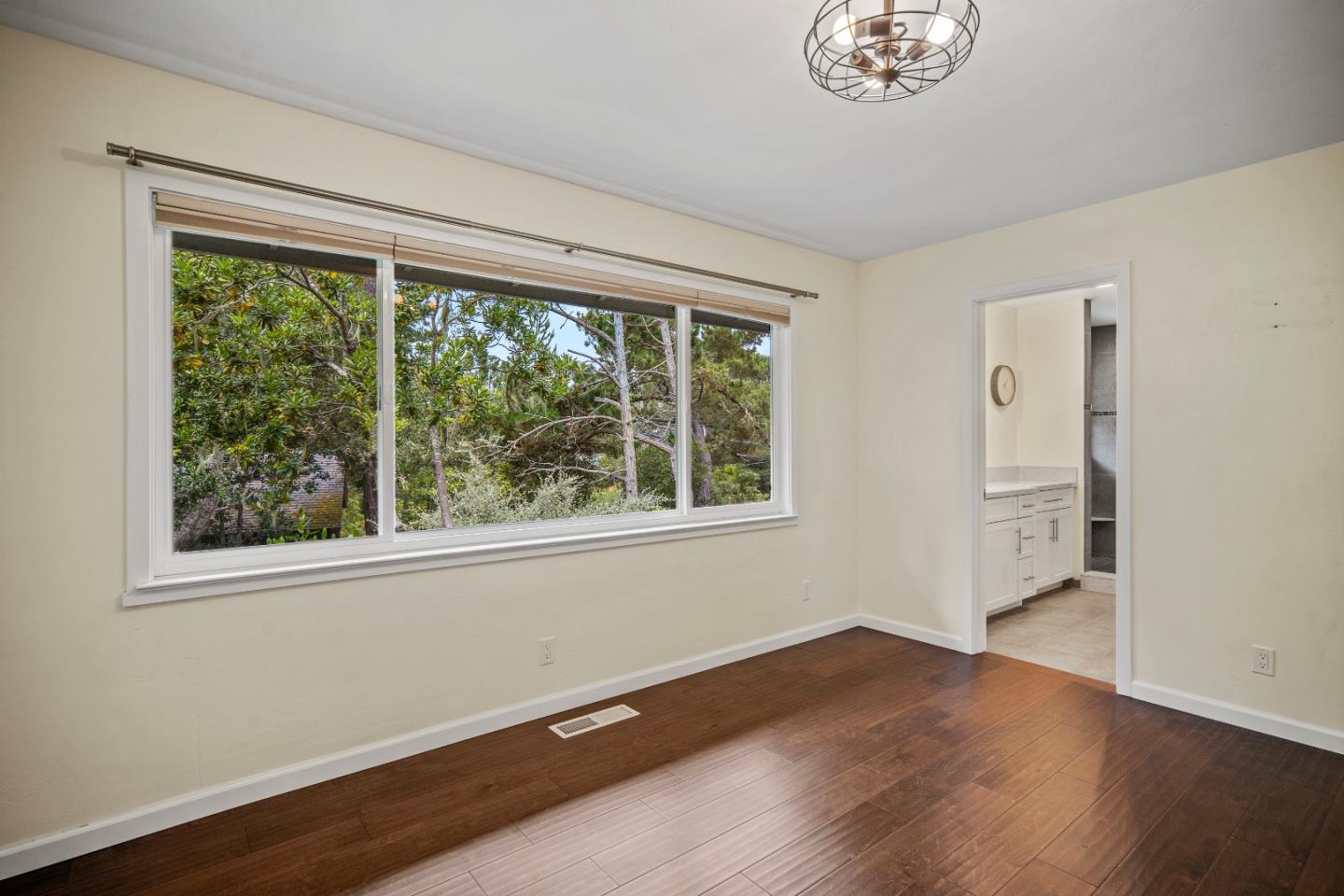 Detail Gallery Image 15 of 34 For 3380 San Luis Ave, Carmel,  CA 93923 - 3 Beds | 3 Baths