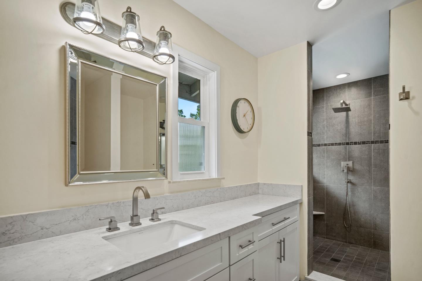Detail Gallery Image 17 of 34 For 3380 San Luis Ave, Carmel,  CA 93923 - 3 Beds | 3 Baths