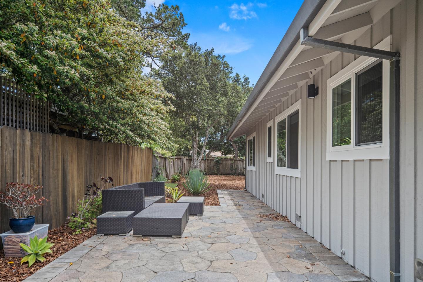 Detail Gallery Image 29 of 34 For 3380 San Luis Ave, Carmel,  CA 93923 - 3 Beds | 3 Baths