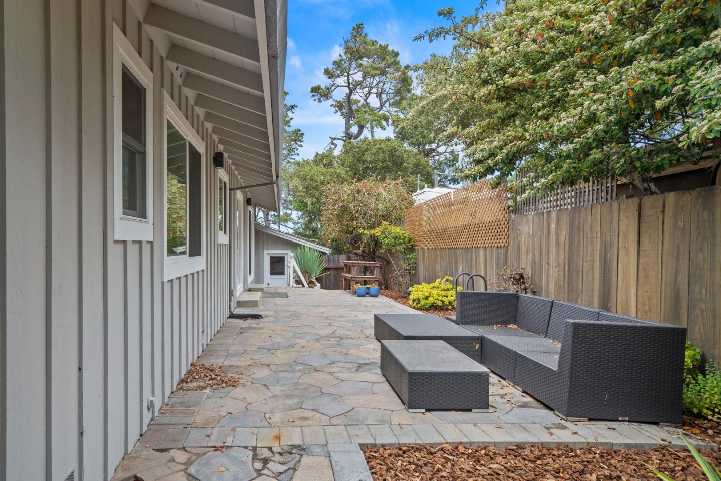 Detail Gallery Image 31 of 34 For 3380 San Luis Ave, Carmel,  CA 93923 - 3 Beds | 3 Baths
