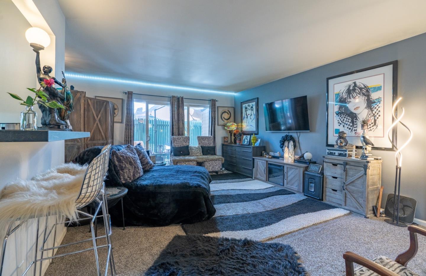 Detail Gallery Image 2 of 13 For 928 Peninsula Ave #201,  San Mateo,  CA 94401 - 1 Beds | 1 Baths