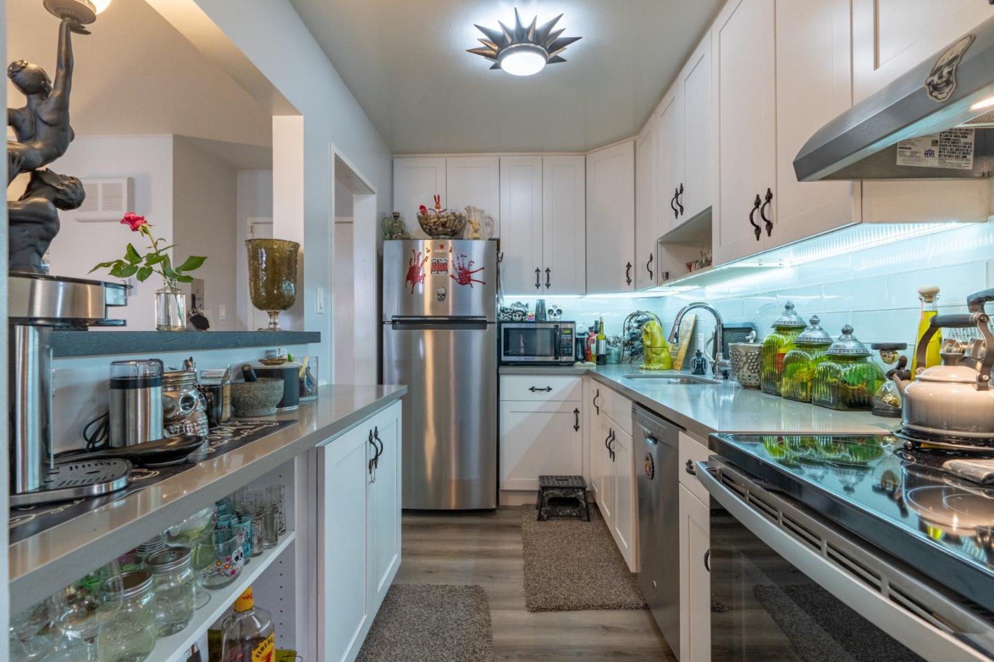 Detail Gallery Image 7 of 13 For 928 Peninsula Ave #201,  San Mateo,  CA 94401 - 1 Beds | 1 Baths