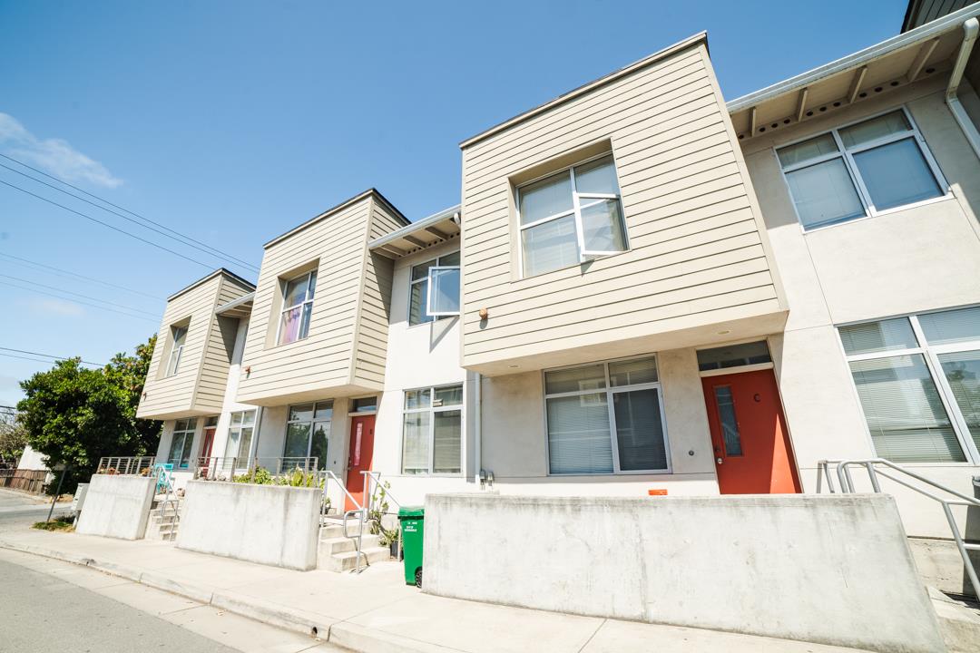 Detail Gallery Image 2 of 12 For 56 Union St, Watsonville,  CA 95076 - – Beds | – Baths