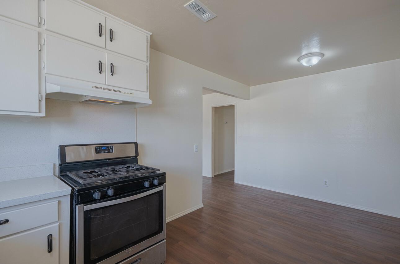 Detail Gallery Image 12 of 32 For 3114 Flower Cir, Marina,  CA 93933 - 3 Beds | 1/1 Baths