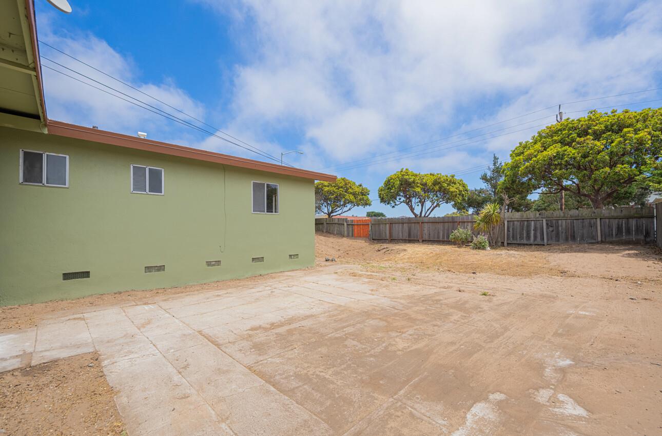Detail Gallery Image 28 of 32 For 3114 Flower Cir, Marina,  CA 93933 - 3 Beds | 1/1 Baths