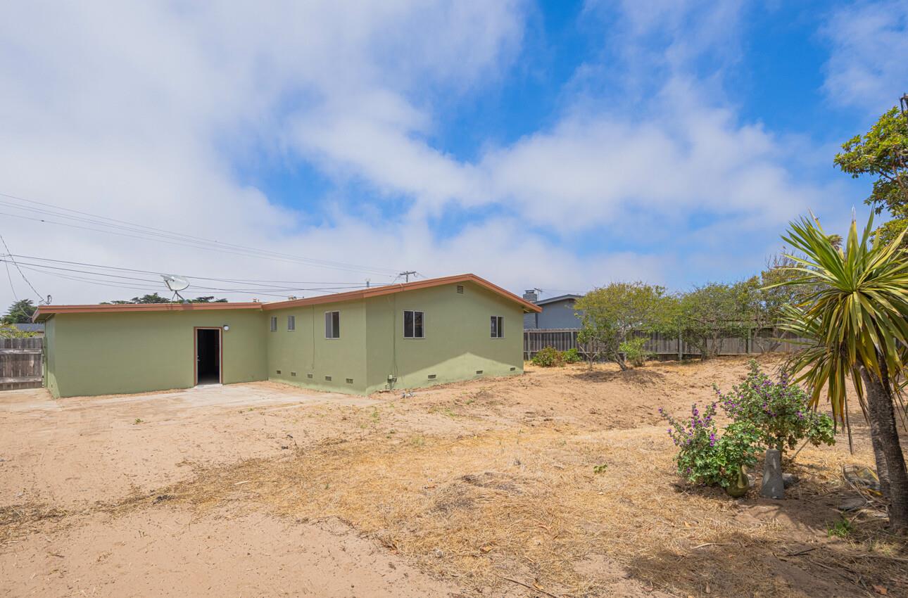 Detail Gallery Image 30 of 32 For 3114 Flower Cir, Marina,  CA 93933 - 3 Beds | 1/1 Baths