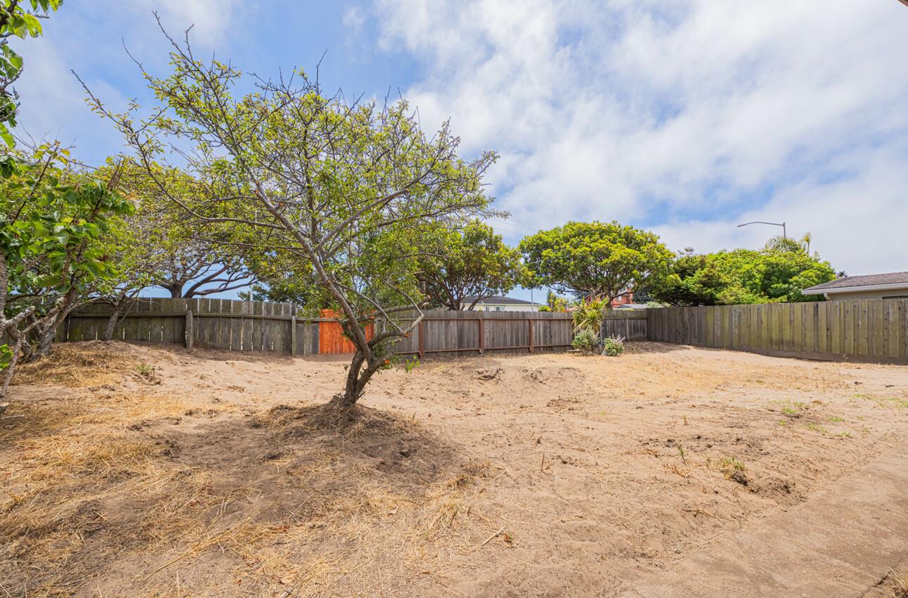 Detail Gallery Image 31 of 32 For 3114 Flower Cir, Marina,  CA 93933 - 3 Beds | 1/1 Baths