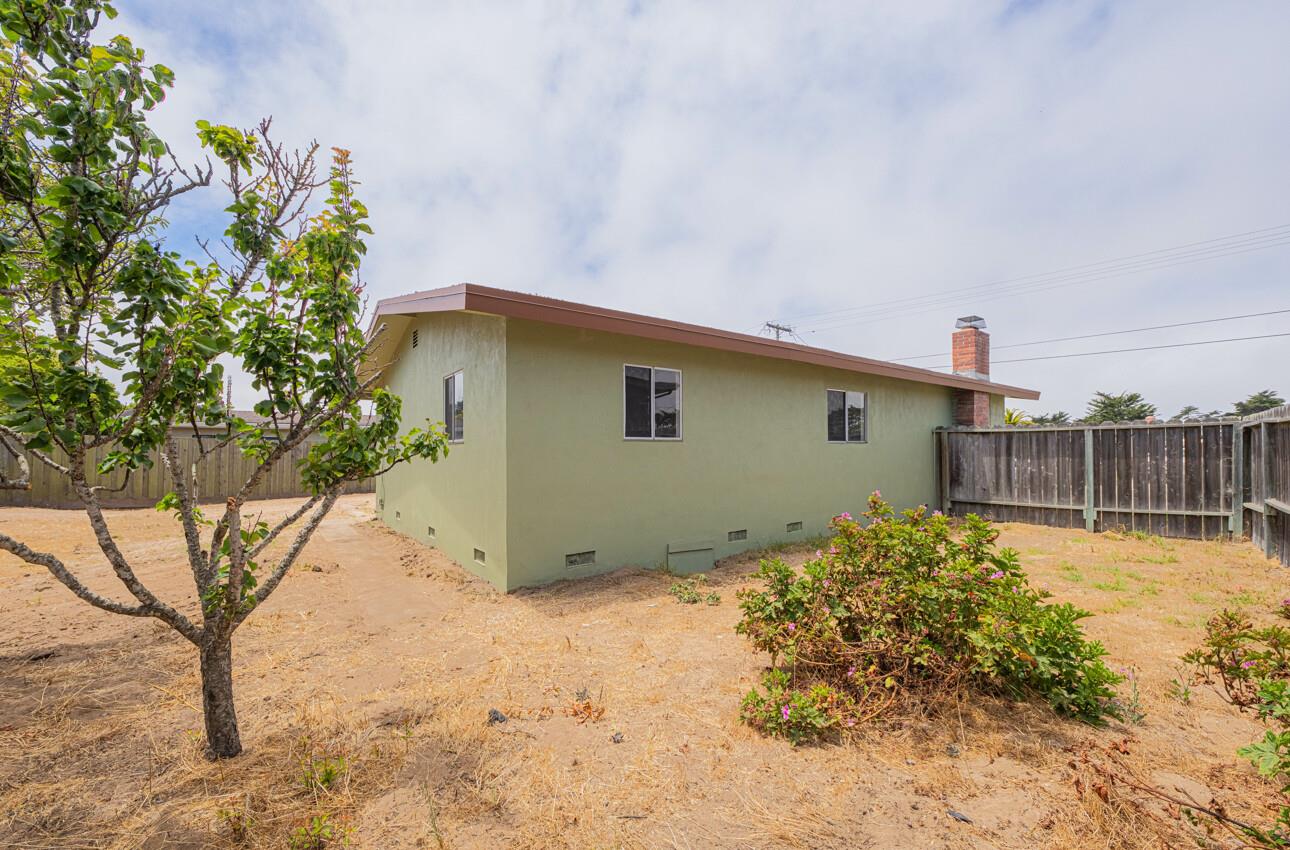 Detail Gallery Image 32 of 32 For 3114 Flower Cir, Marina,  CA 93933 - 3 Beds | 1/1 Baths