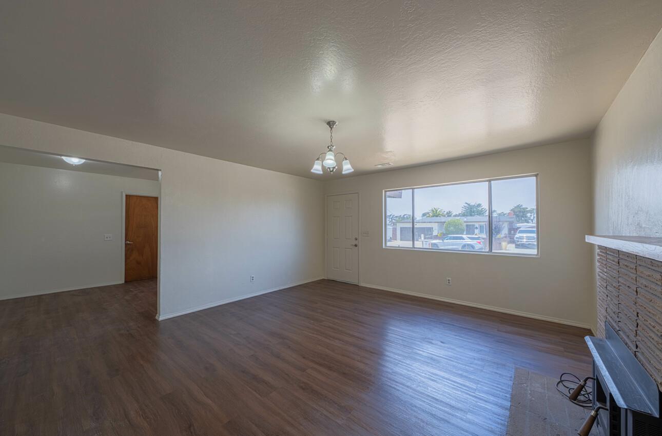 Detail Gallery Image 6 of 32 For 3114 Flower Cir, Marina,  CA 93933 - 3 Beds | 1/1 Baths