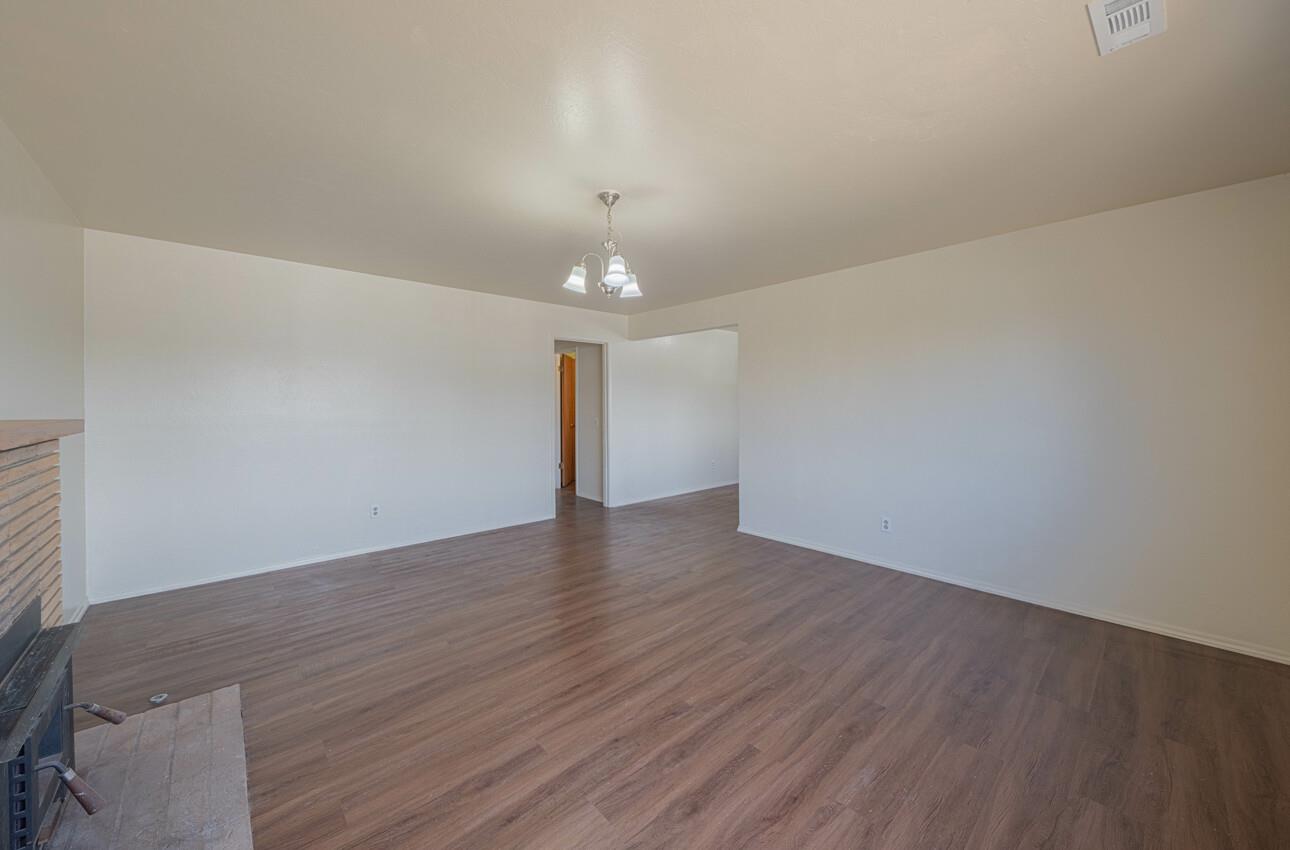 Detail Gallery Image 7 of 32 For 3114 Flower Cir, Marina,  CA 93933 - 3 Beds | 1/1 Baths