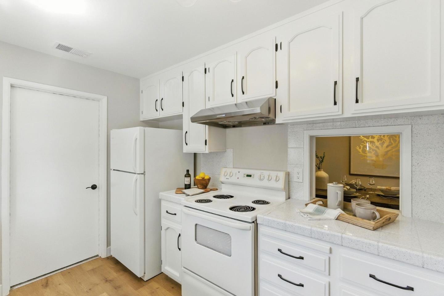 Detail Gallery Image 10 of 31 For 3732 Europe Ct, Santa Clara,  CA 95051 - 2 Beds | 2 Baths