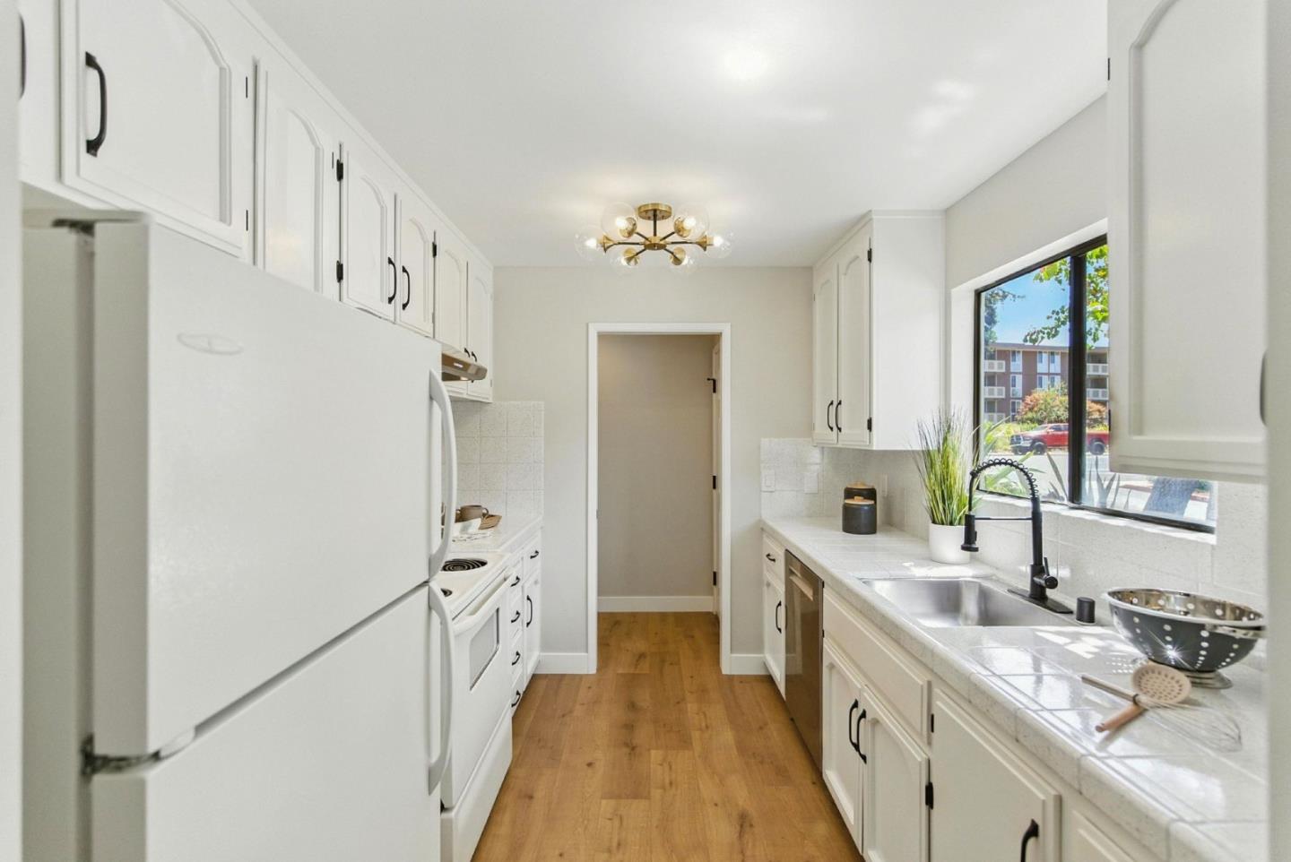 Detail Gallery Image 9 of 31 For 3732 Europe Ct, Santa Clara,  CA 95051 - 2 Beds | 2 Baths