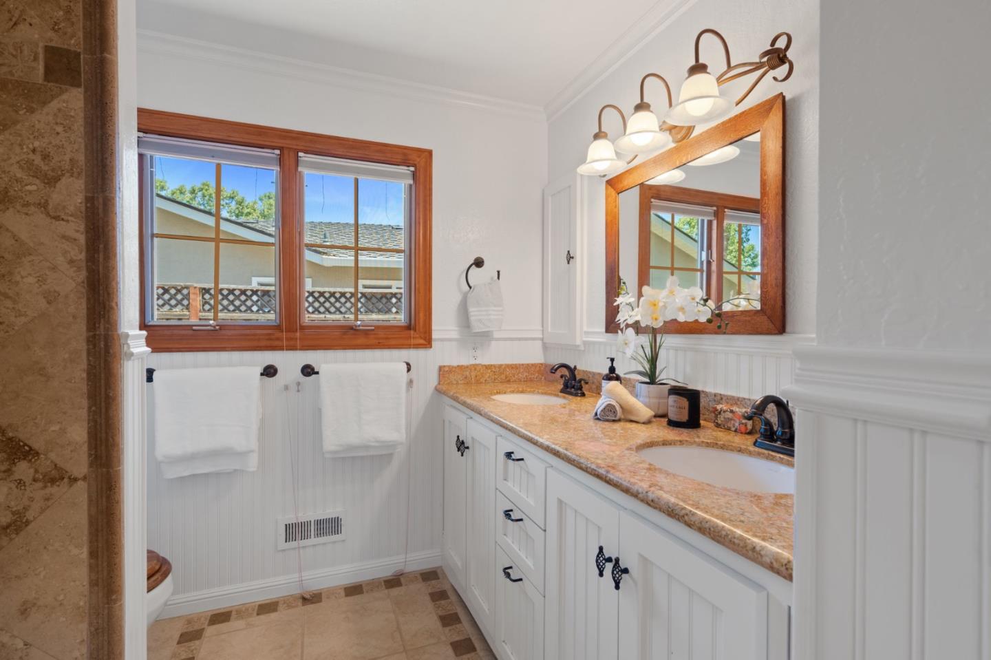 Detail Gallery Image 13 of 24 For 2336 Constitution Dr, San Jose,  CA 95124 - 4 Beds | 2/1 Baths