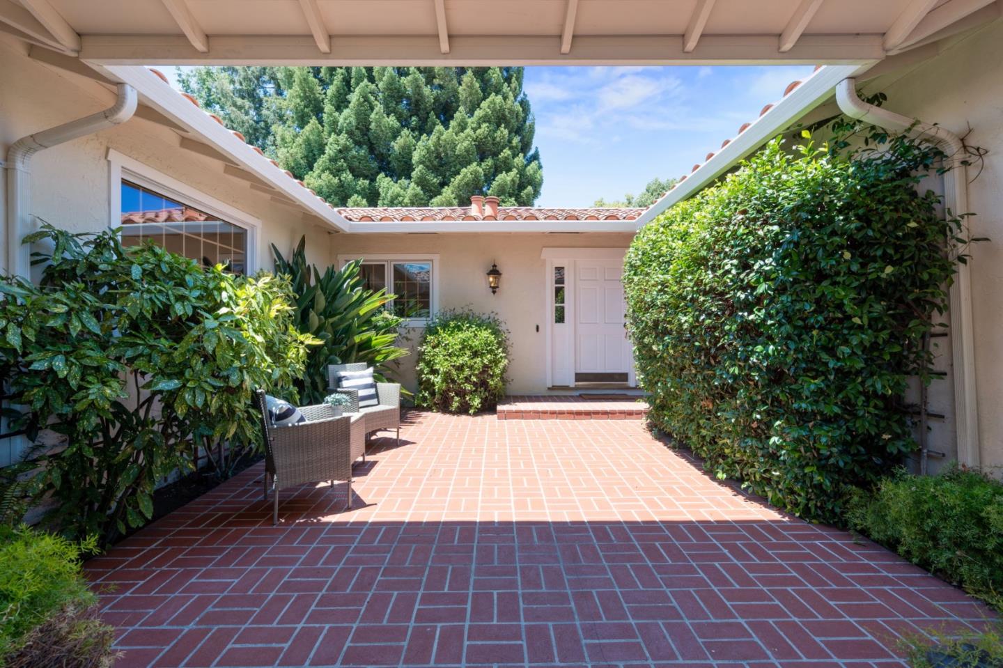 Detail Gallery Image 2 of 24 For 2336 Constitution Dr, San Jose,  CA 95124 - 4 Beds | 2/1 Baths