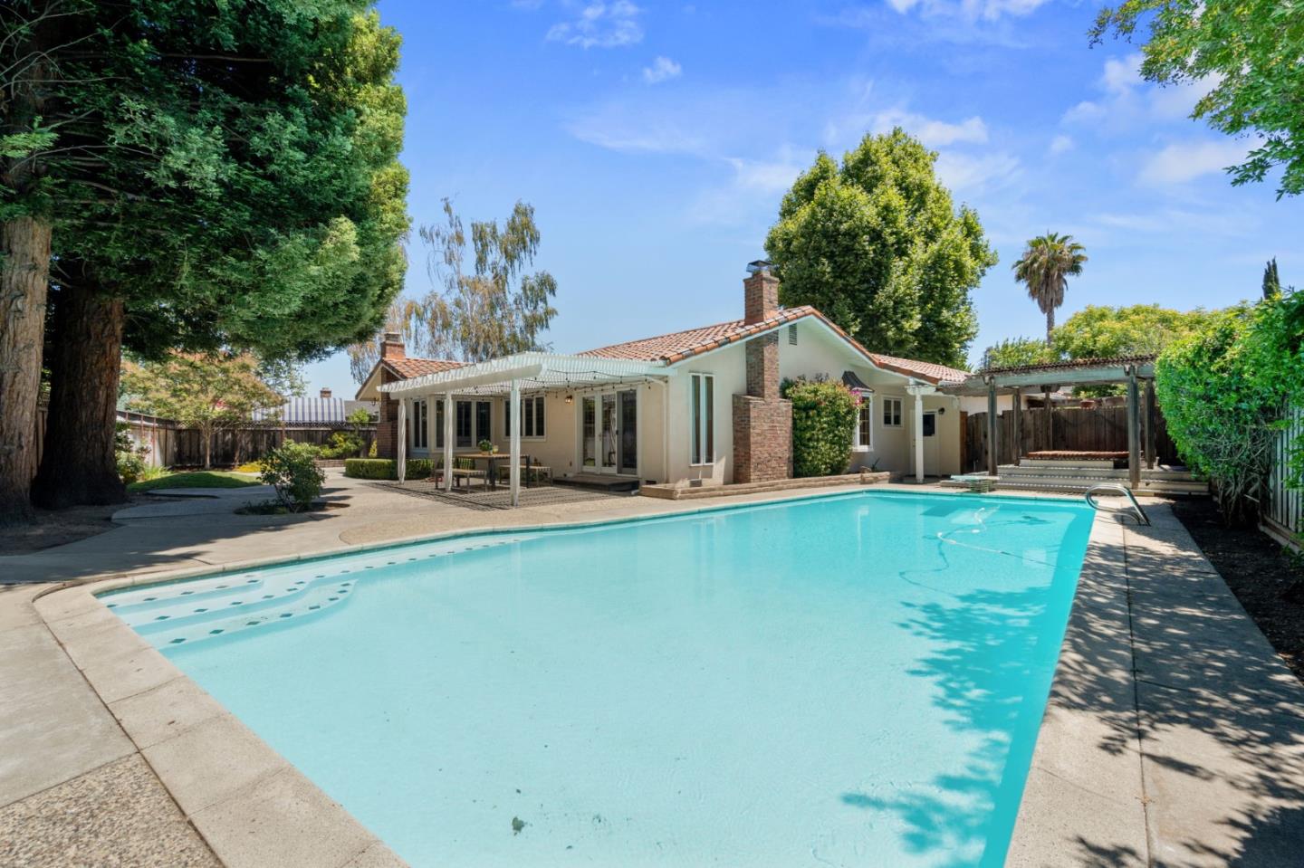 Detail Gallery Image 20 of 24 For 2336 Constitution Dr, San Jose,  CA 95124 - 4 Beds | 2/1 Baths