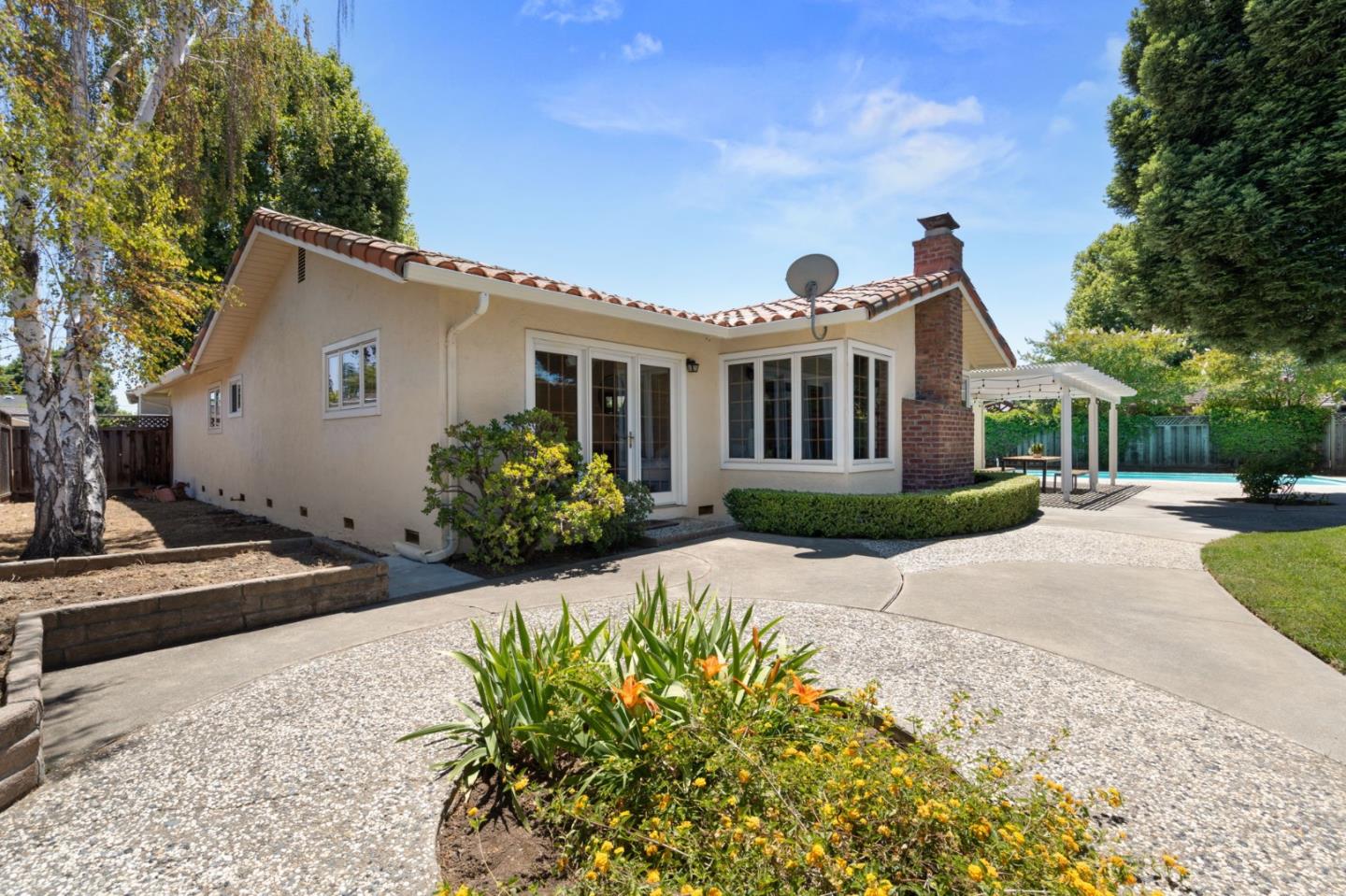 Detail Gallery Image 23 of 24 For 2336 Constitution Dr, San Jose,  CA 95124 - 4 Beds | 2/1 Baths