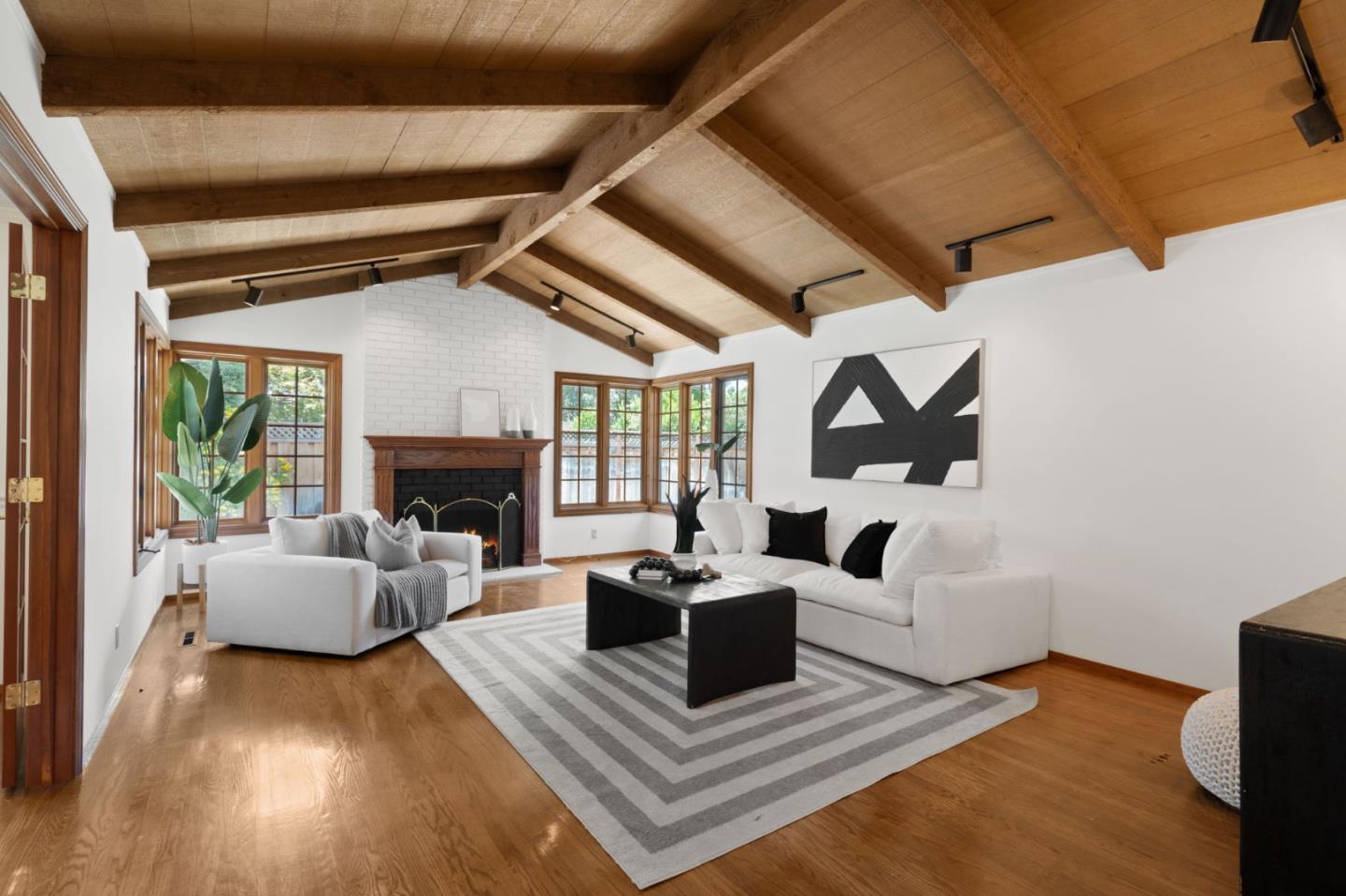 Detail Gallery Image 3 of 24 For 2336 Constitution Dr, San Jose,  CA 95124 - 4 Beds | 2/1 Baths