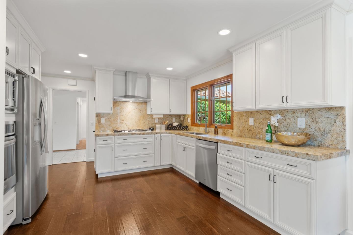 Detail Gallery Image 4 of 24 For 2336 Constitution Dr, San Jose,  CA 95124 - 4 Beds | 2/1 Baths
