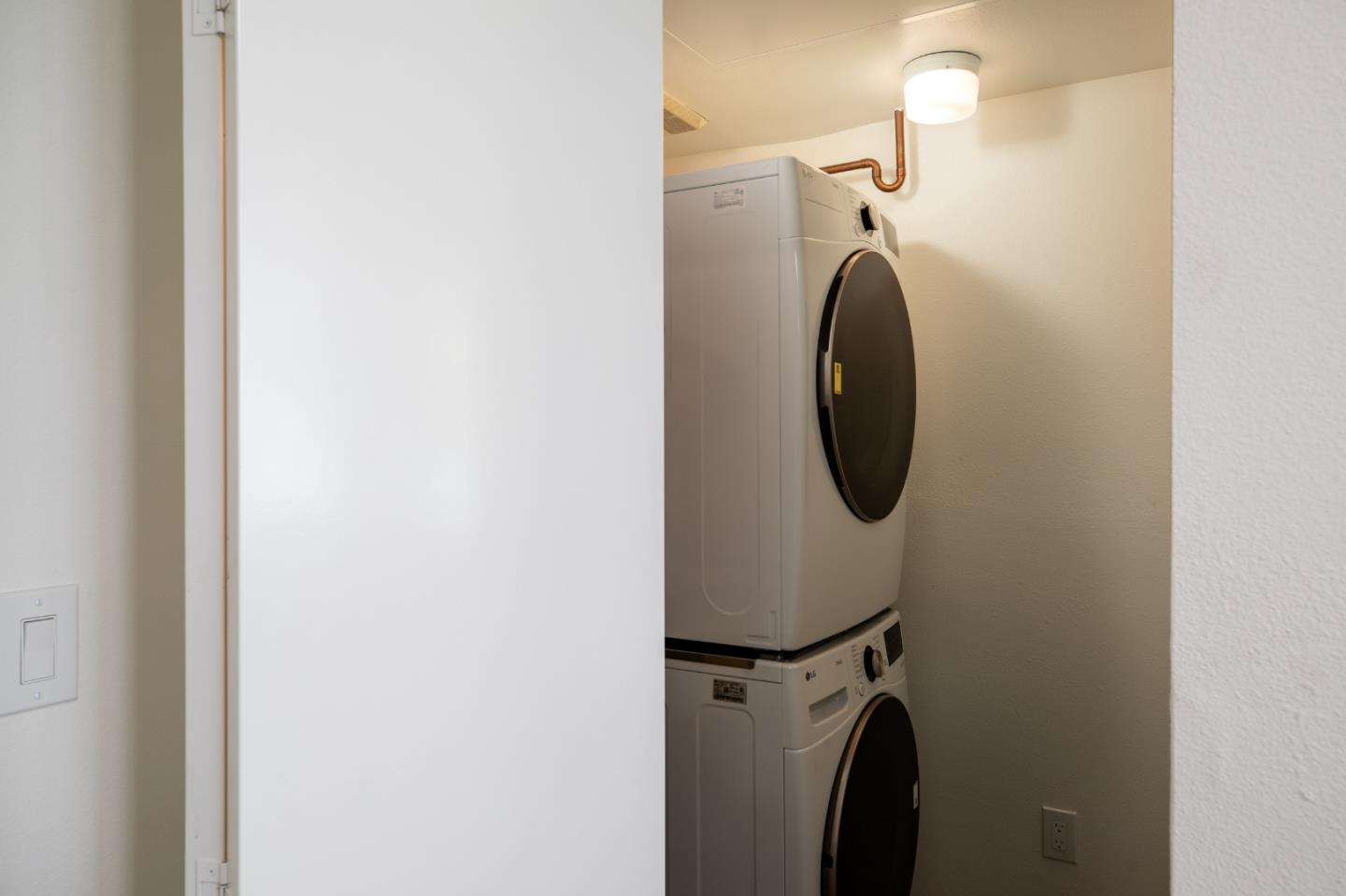 Detail Gallery Image 12 of 18 For 550 Ortega Ave #B123,  Mountain View,  CA 94040 - 1 Beds | 1 Baths
