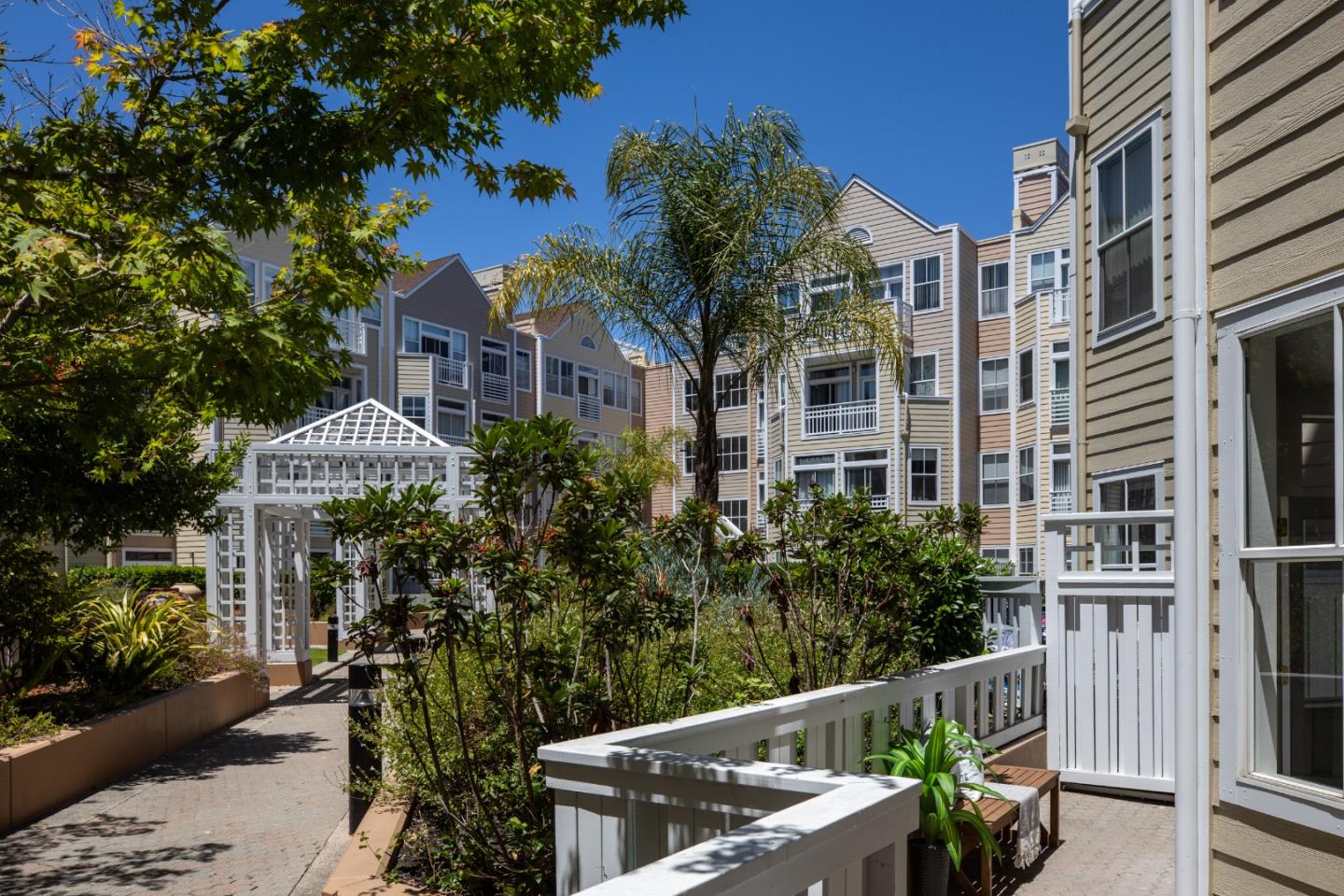 Detail Gallery Image 15 of 18 For 550 Ortega Ave #B123,  Mountain View,  CA 94040 - 1 Beds | 1 Baths