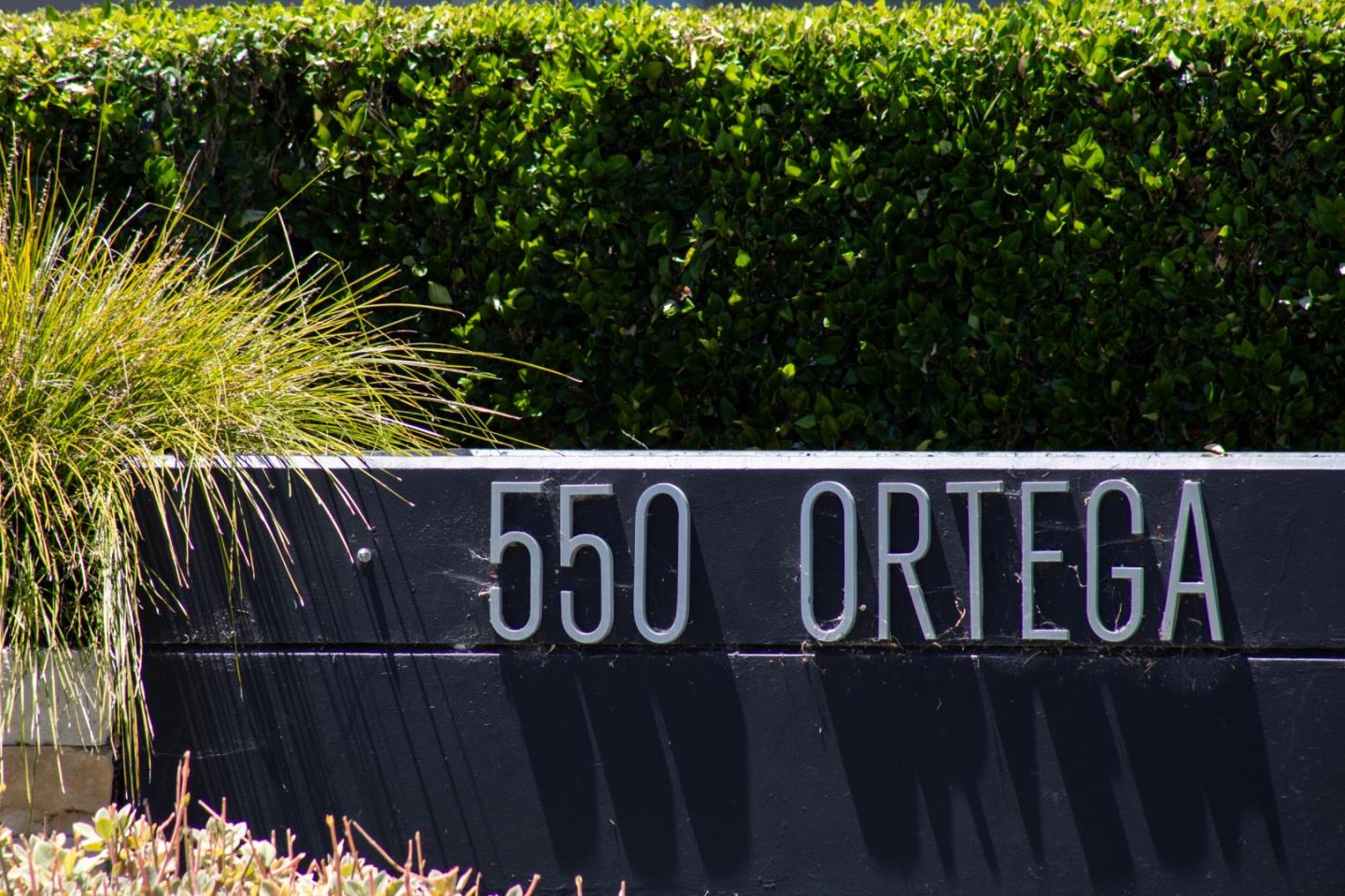 Detail Gallery Image 3 of 18 For 550 Ortega Ave #B123,  Mountain View,  CA 94040 - 1 Beds | 1 Baths