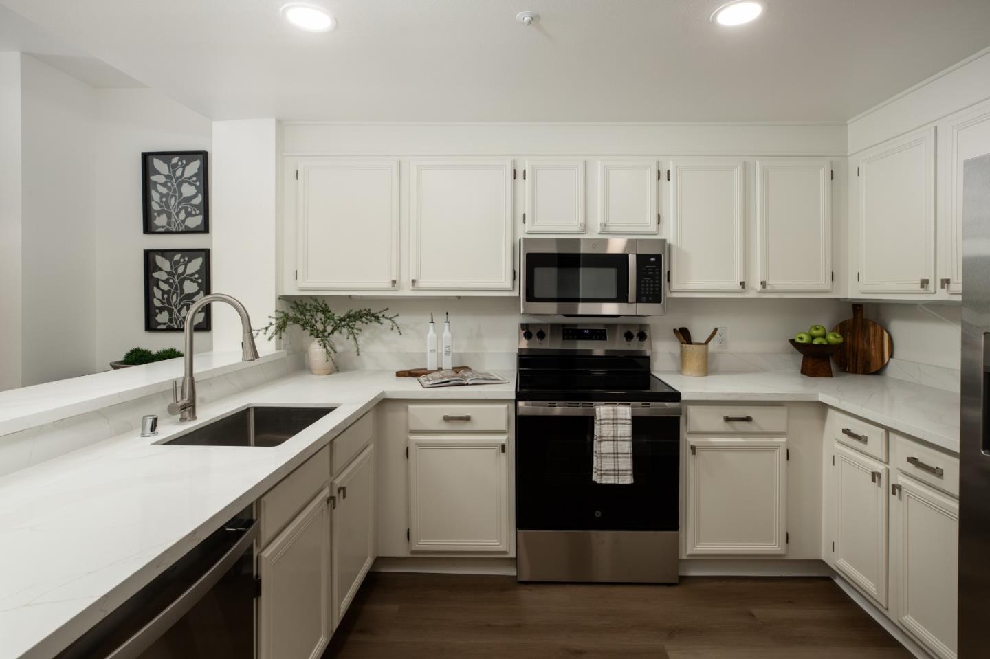 Detail Gallery Image 8 of 18 For 550 Ortega Ave #B123,  Mountain View,  CA 94040 - 1 Beds | 1 Baths