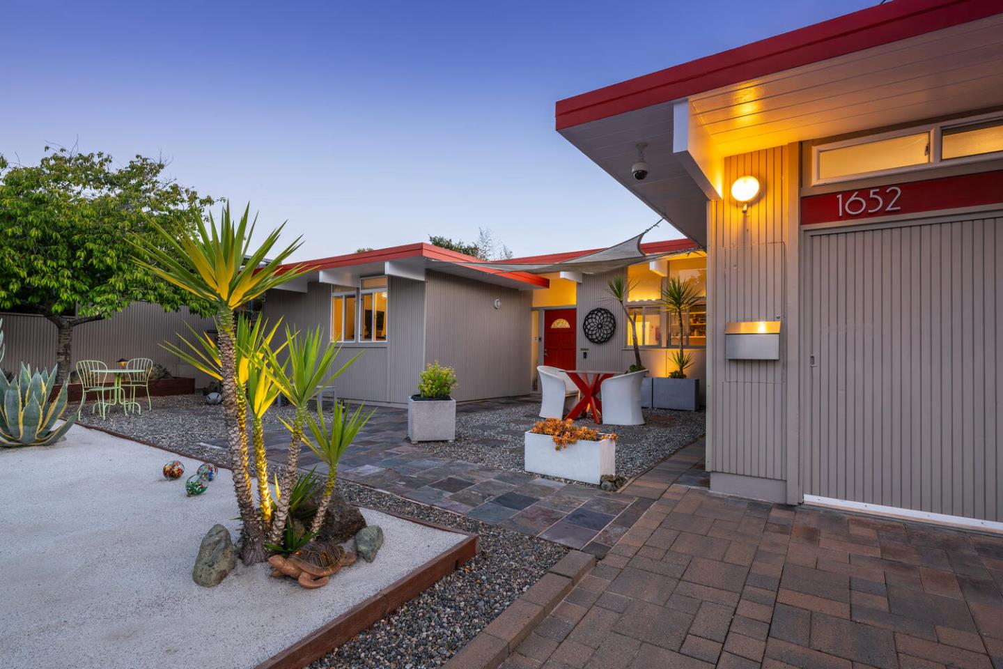 Detail Gallery Image 4 of 47 For 1652 Lexington Ave, San Mateo,  CA 94402 - 3 Beds | 3 Baths