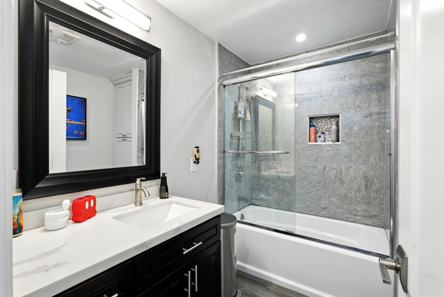 Detail Gallery Image 16 of 69 For 1579 West St, Concord,  CA 94521 - 4 Beds | 3/1 Baths