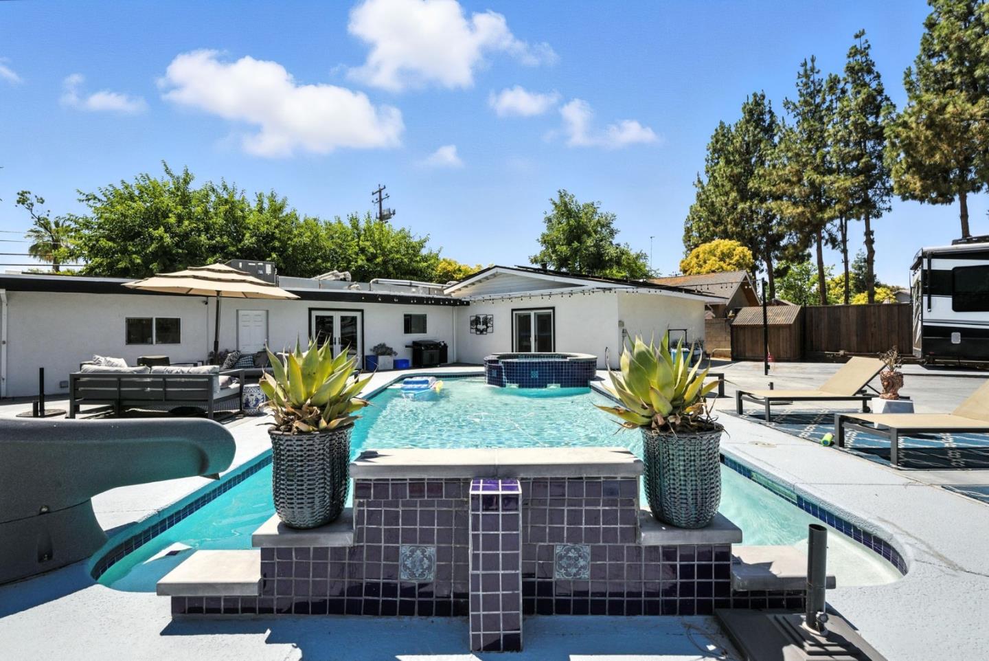 Detail Gallery Image 35 of 69 For 1579 West St, Concord,  CA 94521 - 4 Beds | 3/1 Baths