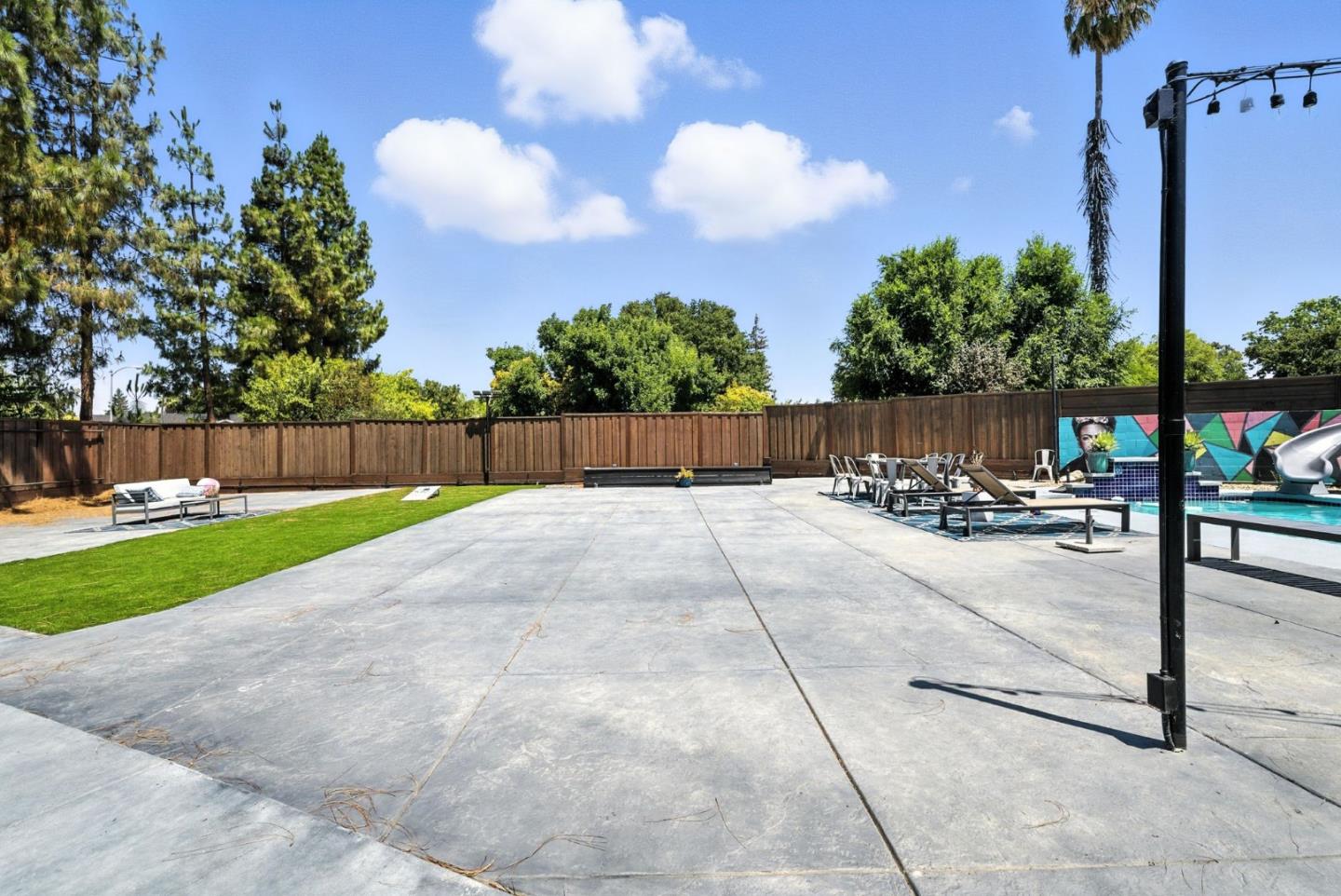 Detail Gallery Image 37 of 69 For 1579 West St, Concord,  CA 94521 - 4 Beds | 3/1 Baths
