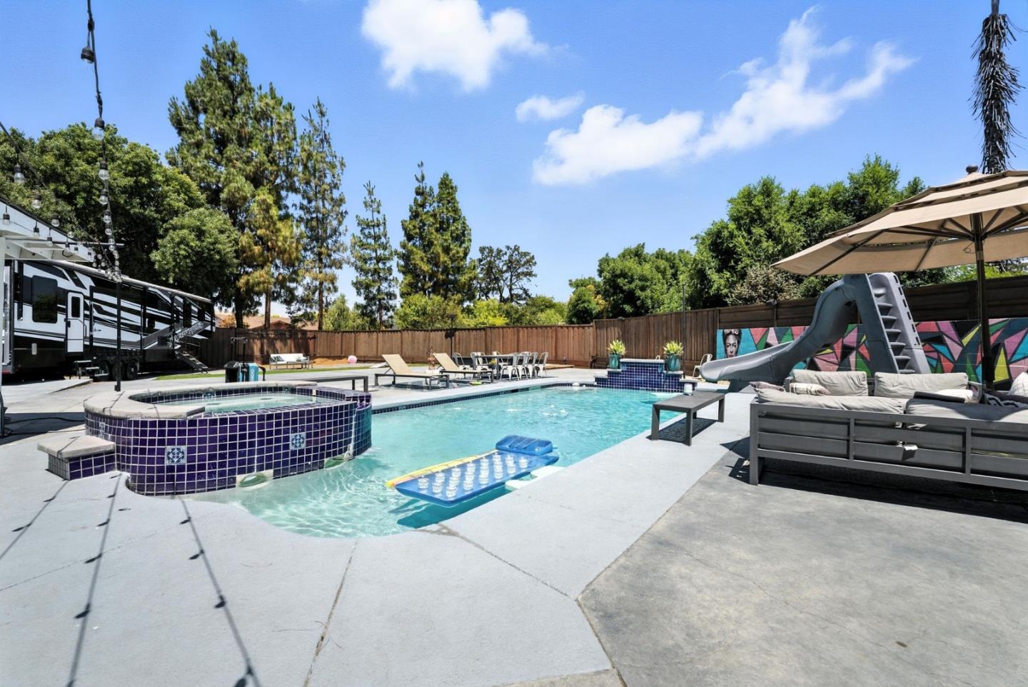 Detail Gallery Image 43 of 69 For 1579 West St, Concord,  CA 94521 - 4 Beds | 3/1 Baths