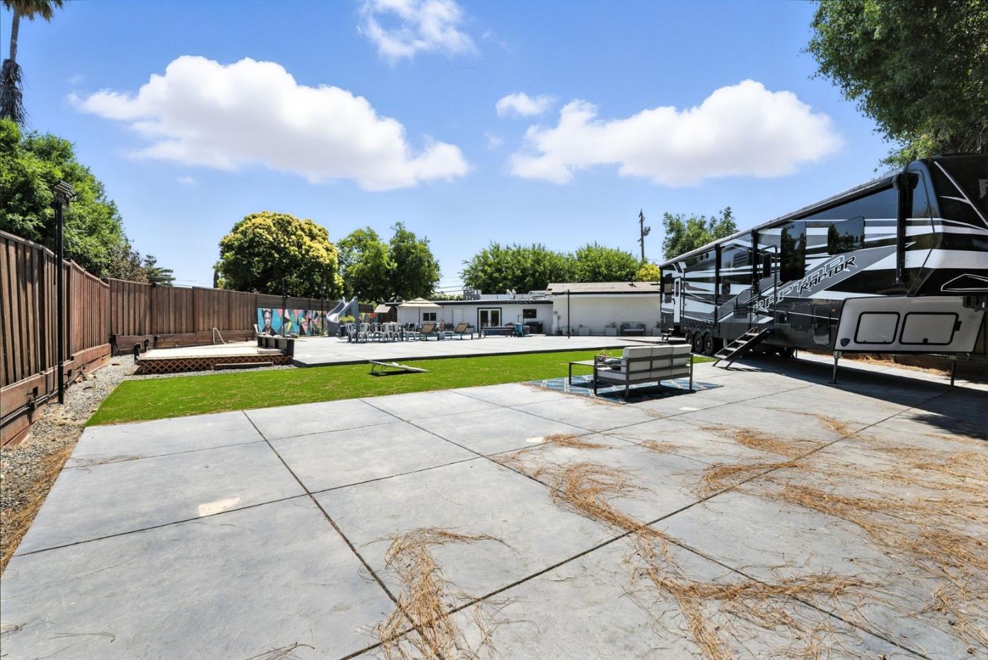 Detail Gallery Image 45 of 69 For 1579 West St, Concord,  CA 94521 - 4 Beds | 3/1 Baths