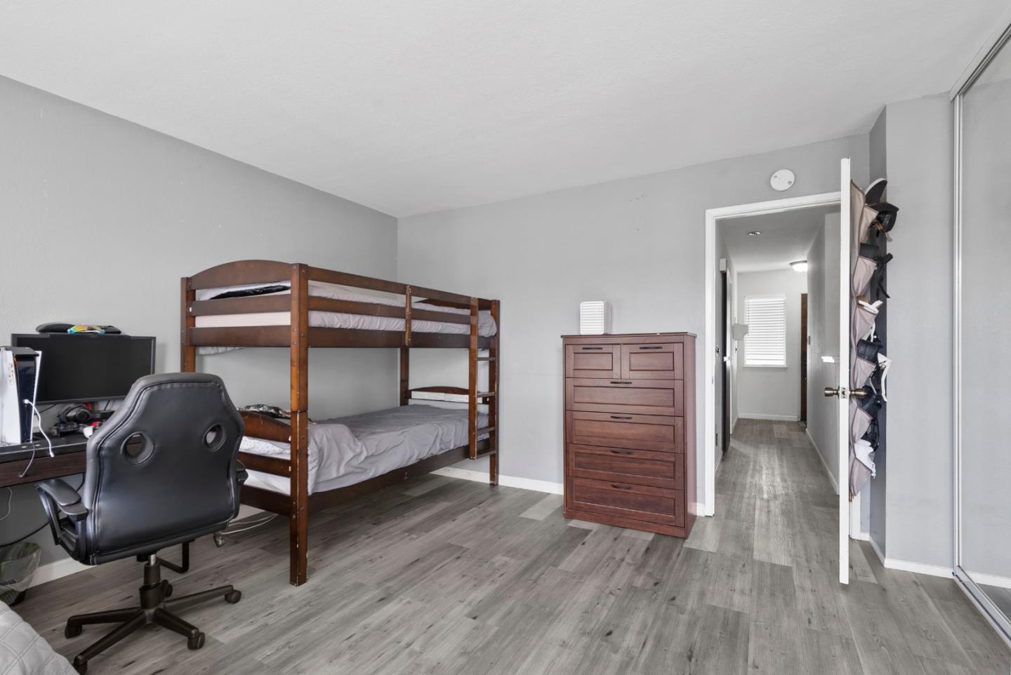 Detail Gallery Image 14 of 37 For 20917 Locust St #D,  Hayward,  CA 94541 - 2 Beds | 1/1 Baths