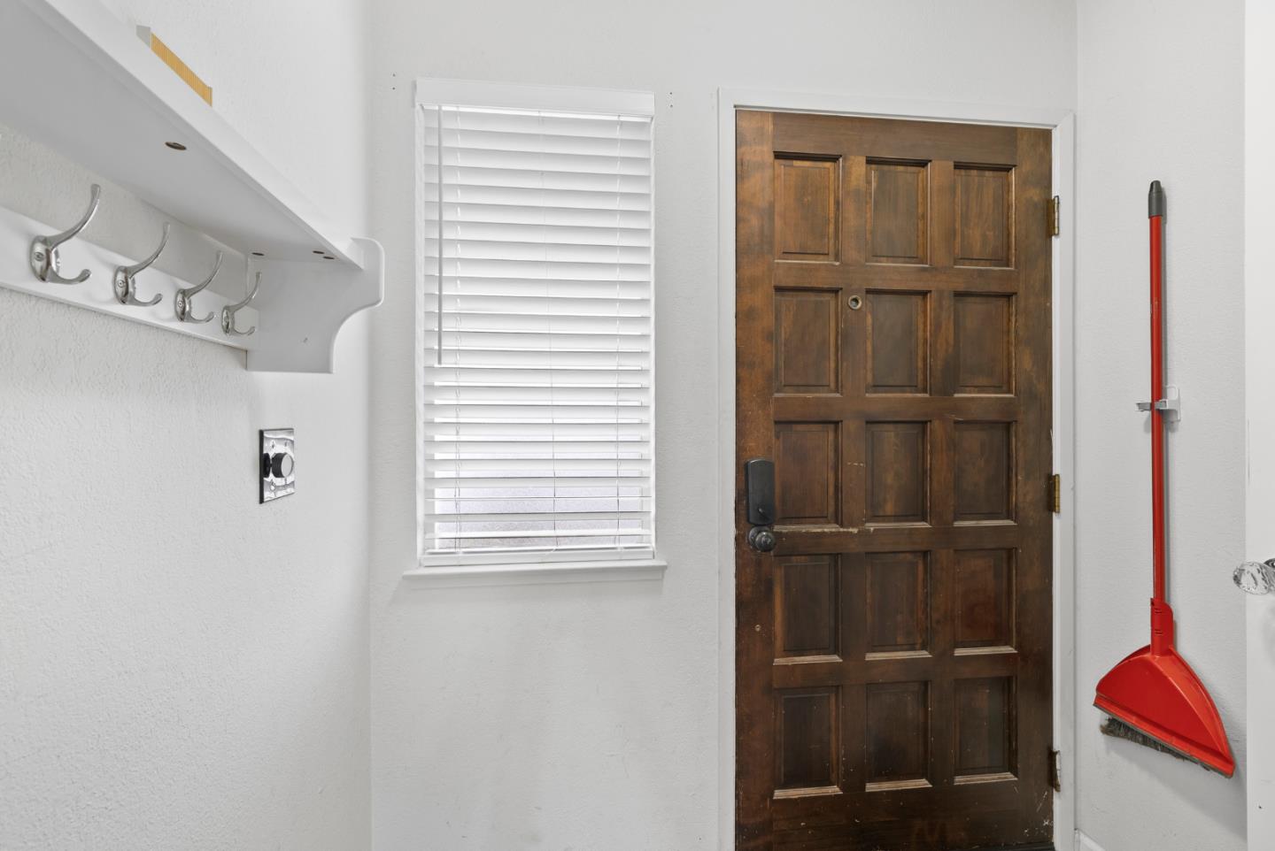 Detail Gallery Image 6 of 37 For 20917 Locust St #D,  Hayward,  CA 94541 - 2 Beds | 1/1 Baths