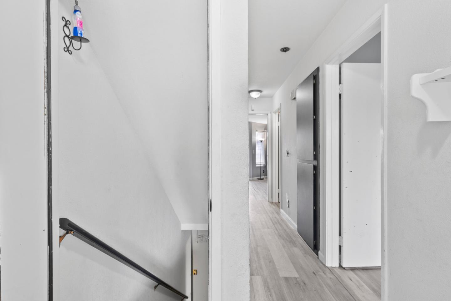 Detail Gallery Image 7 of 37 For 20917 Locust St #D,  Hayward,  CA 94541 - 2 Beds | 1/1 Baths